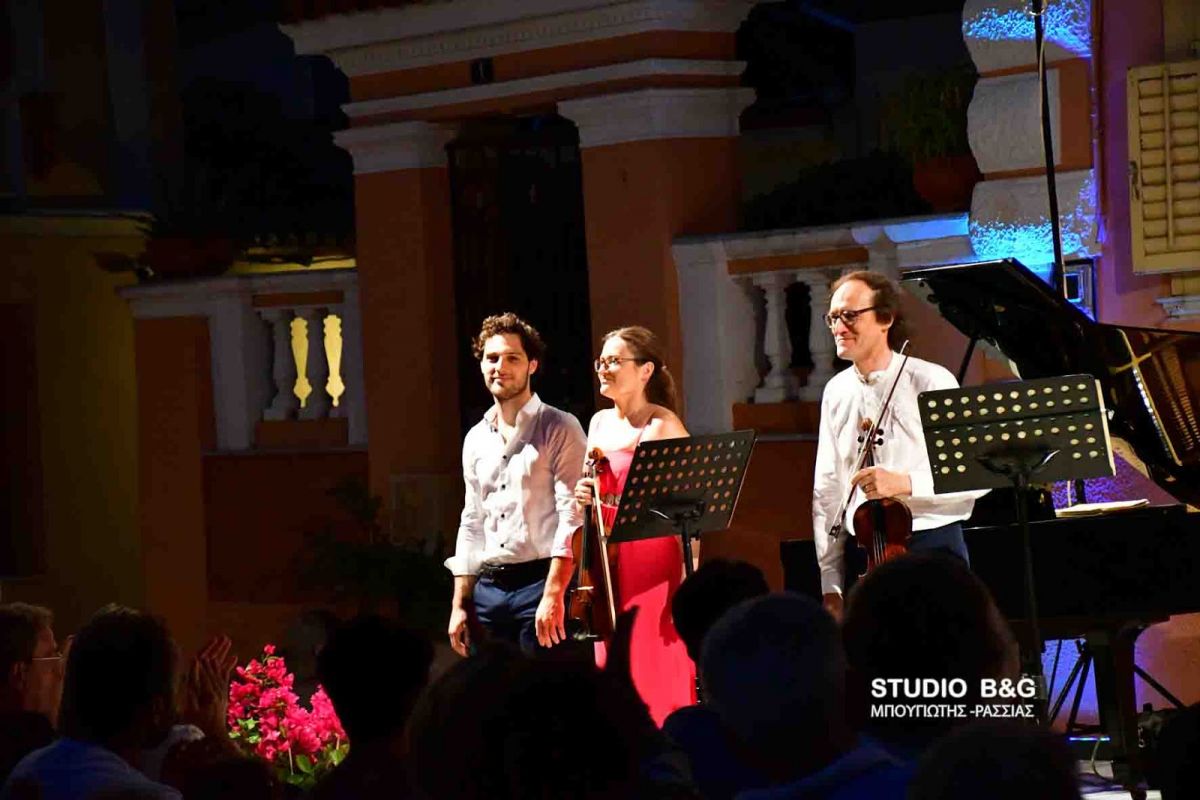 Terlahir dari keluarga musisi